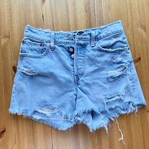 Levi’s Wedgie Shorts size W27